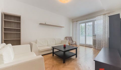 Kiadó 3 szobás lakás, Bratislava - Staré Mesto, Szlovákia