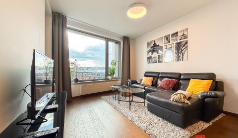 Kiadó 2 szobás lakás, Bratislava - Staré Mesto, Szlovákia