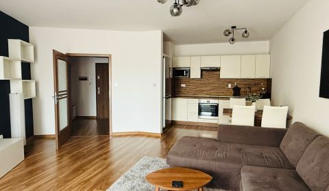 Kiadó 2 szobás lakás, 2 szobás lakás, Botanická, Trnava, Szlovákia