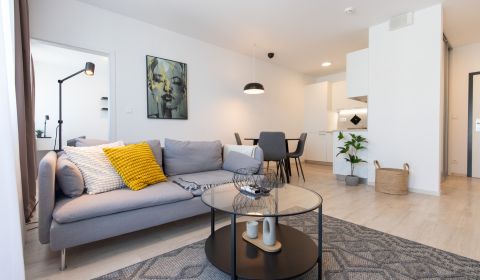 Kiadó 3 szobás lakás, 3 szobás lakás, Hraničná, Bratislava - Ružinov, 