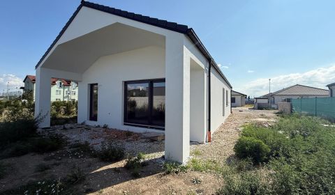 Eladó Családi ház, Családi ház, Karasova, Senec, Szlovákia