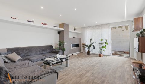 Eladó Családi ház, Családi ház, Banská Bystrica, Szlovákia