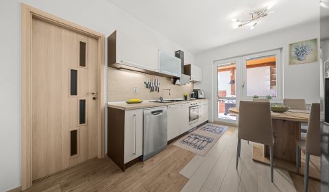 Eladó Családi ház, Családi ház, Kvetinárska, Bratislava - Podunajské B