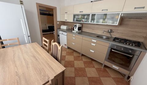 Eladó 3 szobás lakás, 3 szobás lakás, Gogoľova, Topoľčany, Szlovákia