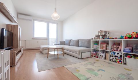 Eladó 2 szobás lakás, 2 szobás lakás, Nitra, Szlovákia