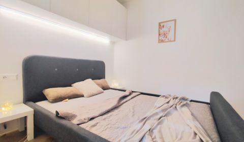 Eladó 2 szobás lakás, 2 szobás lakás, Československých parašutistov, B
