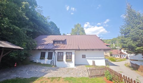 Eladó Családi ház, Családi ház, Banská Bystrica, Szlovákia