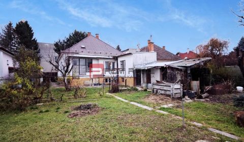 Eladó Családi ház, Családi ház, Sadová, Piešťany, Szlovákia