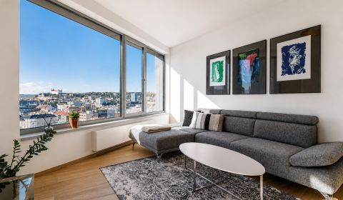 Kiadó 3 szobás lakás, 3 szobás lakás, Továrenská, Bratislava - Staré M