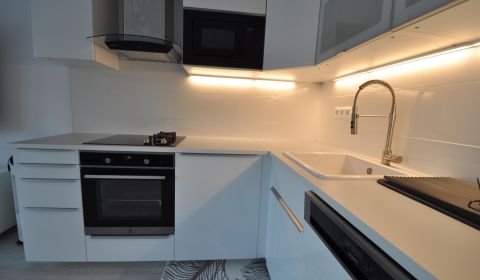 Eladó 2 szobás lakás, 2 szobás lakás, Na križovatkách, Bratislava - Ru