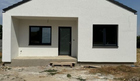 Eladó Családi ház, Családi ház, Suchá nad Parnou, Trnava, Szlovákia