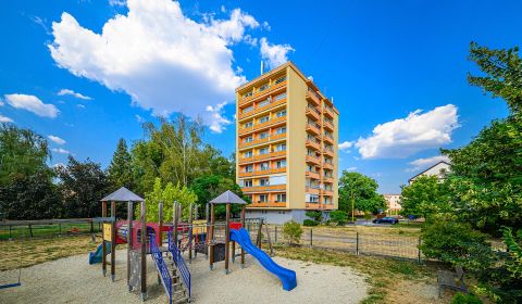 Eladó 3 szobás lakás, 3 szobás lakás, Školská, Lučenec, Szlovákia