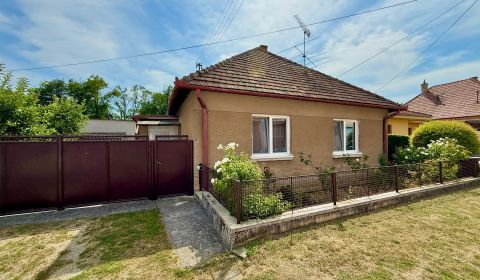 Eladó Családi ház, Családi ház, Topoľčany, Szlovákia