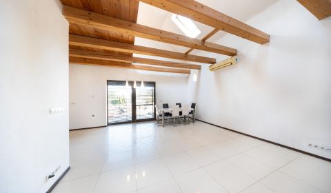 Eladó Családi ház, Családi ház, Úzka, Šaľa, Szlovákia