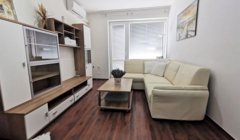 Kiadó 2 szobás lakás, 2 szobás lakás, Železničná, Komárno, Szlovákia