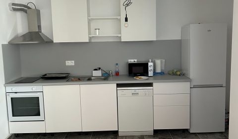 Kiadó 2 szobás lakás, 2 szobás lakás, Galanta, Szlovákia