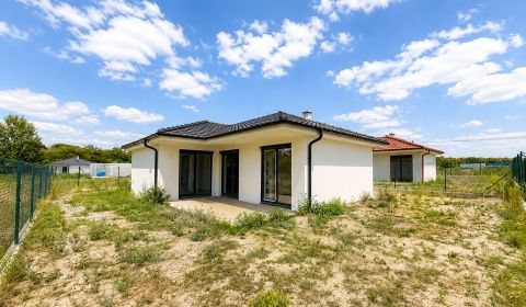 Eladó Családi ház, Családi ház, Senec, Szlovákia