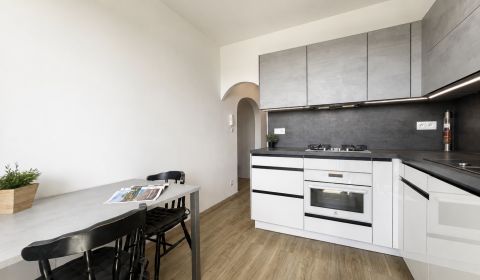 Kiadó 3 szobás lakás, 3 szobás lakás, Šintavská, Bratislava - Petržalk