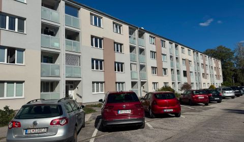 Eladó 3 szobás lakás, 3 szobás lakás, Osvienčimská, Trenčín, Szlovákia