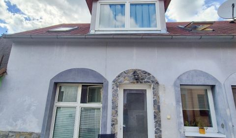 Kiadó 2 szobás lakás, 2 szobás lakás, Bratislava - Rača, Szlovákia
