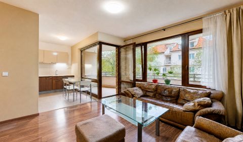 Kiadó 3 szobás lakás, 3 szobás lakás, Kvačalova, Bratislava - Ružinov,