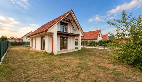 Eladó Családi ház, Családi ház, Senec, Szlovákia