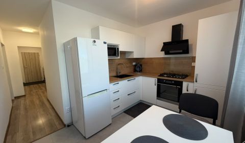 Kiadó 2 szobás lakás, 2 szobás lakás, Nábrežná, Nové Zámky, Szlovákia