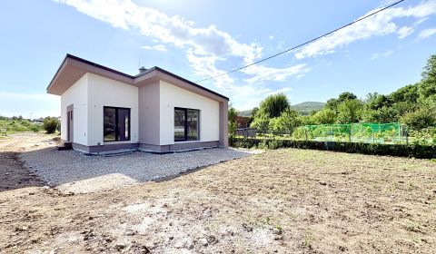 Eladó Családi ház, Családi ház, Nitra, Szlovákia