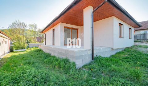 Eladó Családi ház, Családi ház, Nitra, Szlovákia
