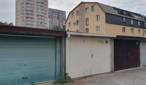 Eladó Garázsok, Garázsok, Plickova, Bratislava - Rača, Szlovákia