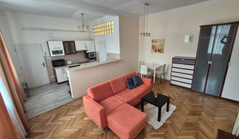Eladó 2 szobás lakás, 2 szobás lakás, Obchodná, Bratislava - Staré Mes