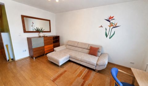Eladó 3 szobás lakás, 3 szobás lakás, Beniakova, Bratislava - Karlova 