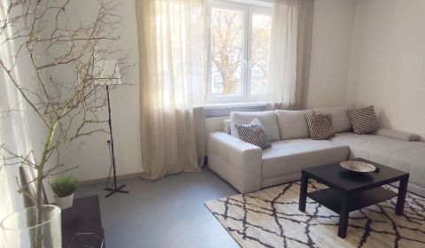 Eladó 2 szobás lakás, 2 szobás lakás, Karadžičova, Bratislava - Staré 