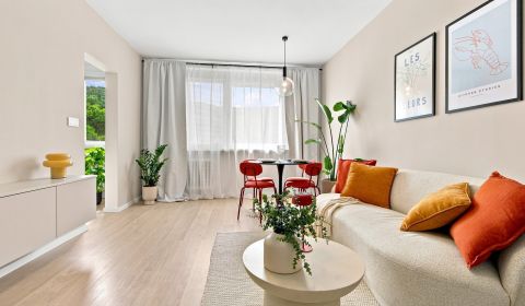 Eladó 2 szobás lakás, 2 szobás lakás, Hanulova, Bratislava - Dúbravka,