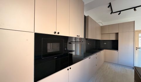 Eladó 3 szobás lakás, 3 szobás lakás, Gorkého, Bratislava - Staré Mest