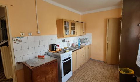 Eladó 3 szobás lakás, 3 szobás lakás, Žiar nad Hronom, Szlovákia