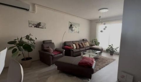 Eladó 3 szobás lakás, 3 szobás lakás, Kresánkova, Bratislava - Karlova