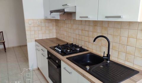 Kiadó 3 szobás lakás, 3 szobás lakás, Bratislavská, Senec, Szlovákia