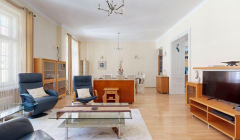 Eladó 4 szobás lakás, 4 szobás lakás, Klobučnícka, Bratislava - Staré 