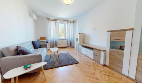 Kiadó 2 szobás lakás, 2 szobás lakás, Petőfiho, Komárno, Szlovákia