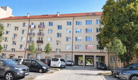 Eladó 3 szobás lakás, 3 szobás lakás, Košicka, Bratislava - Ružinov, S