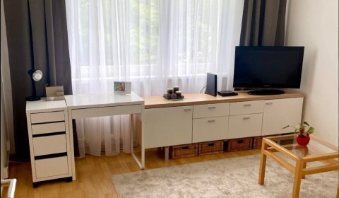 Kiadó 3 szobás lakás, 3 szobás lakás, Bratislava - Ružinov, Szlovákia