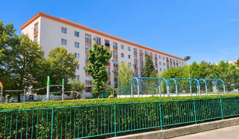 Eladó 3 szobás lakás, 3 szobás lakás, Kukučínova, Bratislava - Nové Me