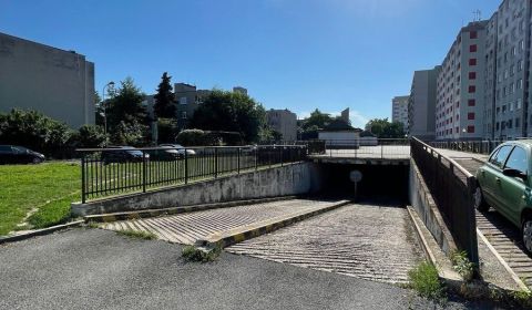 Eladó Garázsok, Garázsok, Mierová, Bratislava - Ružinov, Szlovákia