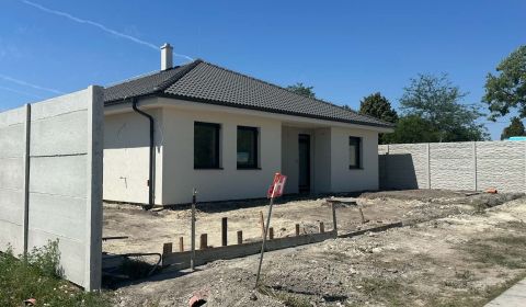 Eladó Családi ház, Családi ház, Dunajská Streda, Szlovákia