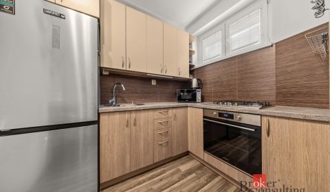 Eladó 3 szobás lakás, Bratislava - Nové Mesto, Szlovákia