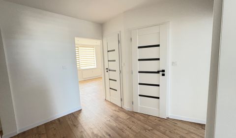 Eladó 3 szobás lakás, 3 szobás lakás, Užhorodská, Michalovce, Szlováki