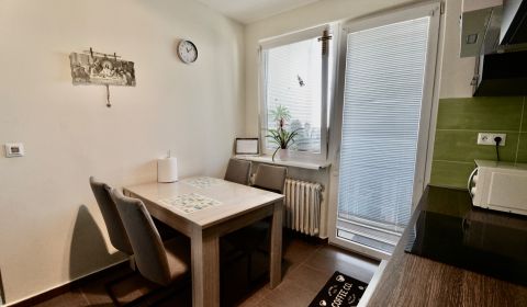 Eladó 3 szobás lakás, 3 szobás lakás, Vígľašská, Bratislava - Petržalk