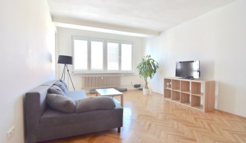 Kiadó 2 szobás lakás, 2 szobás lakás, Palisády, Bratislava - Staré Mes