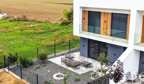 Eladó Családi ház, Családi ház, Modrovka, Nové Mesto nad Váhom, Szlová